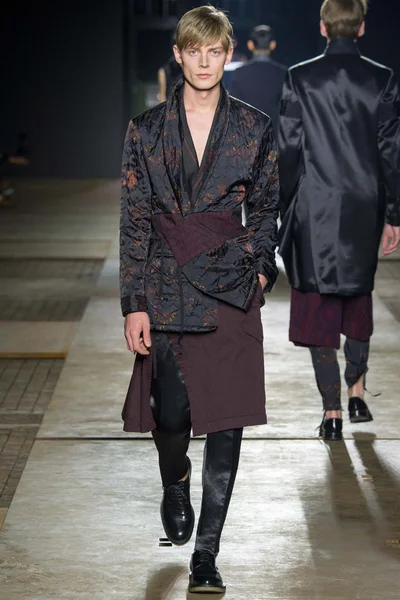 Look 35